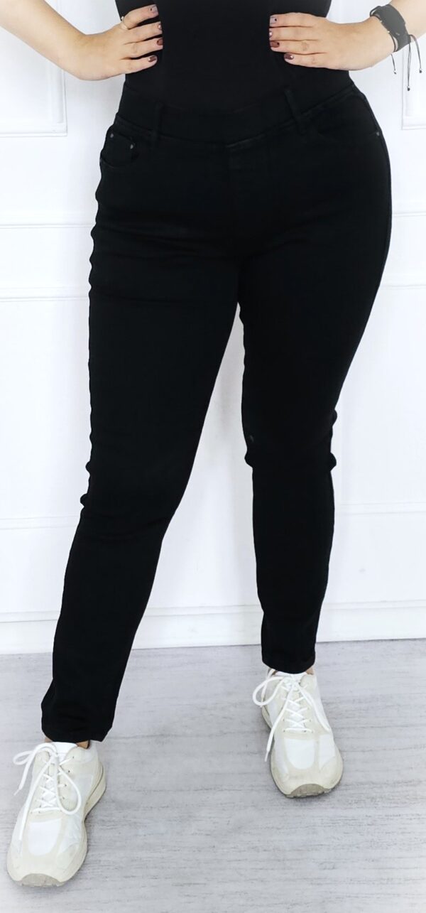Czarne spodnie jeansowe w gumę roz 40-42