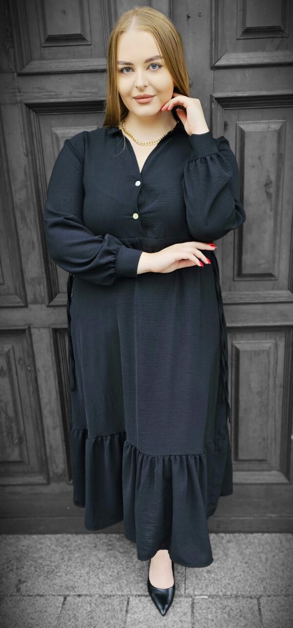 Długa sukienka z ściągaczem w tali - czarna