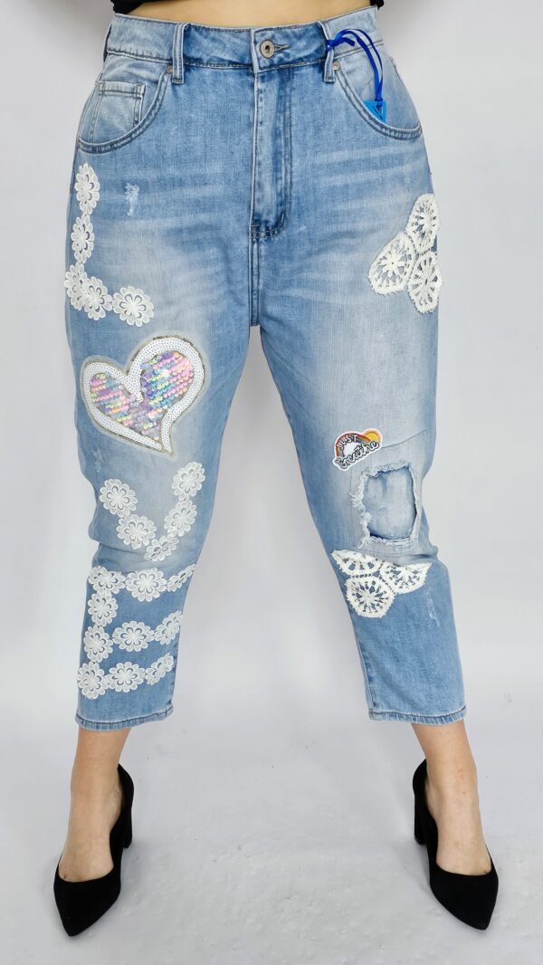Spodnie jeansowe z naszywkami - rozmiary