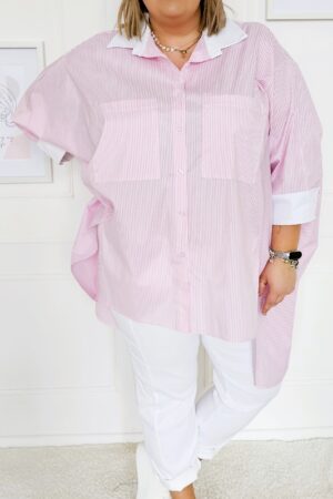 Koszula oversize w paski , na przodzie kieszenie - różowa