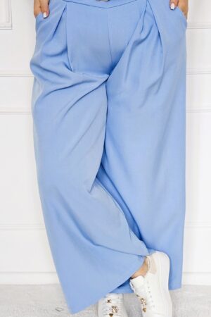 Spodnie materiałowe z szeroką nogawką oraz paskiem - błękit