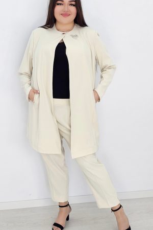 Garnitur „Longline Elegance” – długa marynarka - jasny beż
